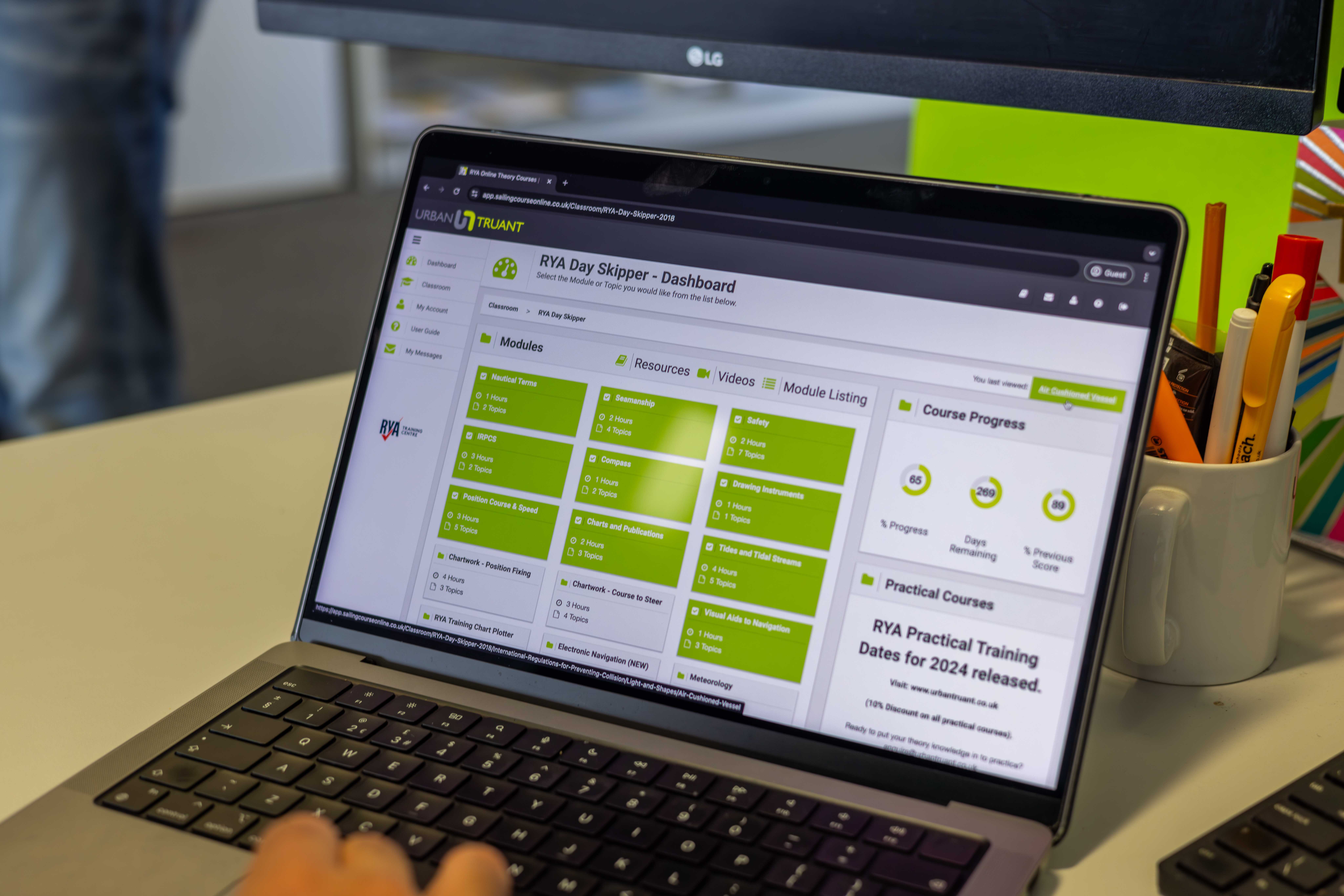 RYA Day Skipper Theory: Online vs Classroom Learning